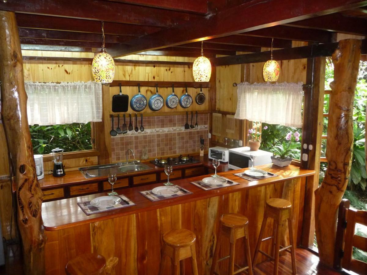 Topos Tree House Cahuita Eksteriør bilde